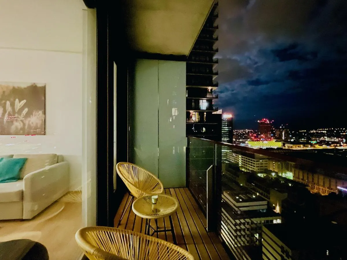 TrIIIple Level 20 - Sonnenwohnen Apartment mit Parkplatz und fantastischem Ausblick Wien