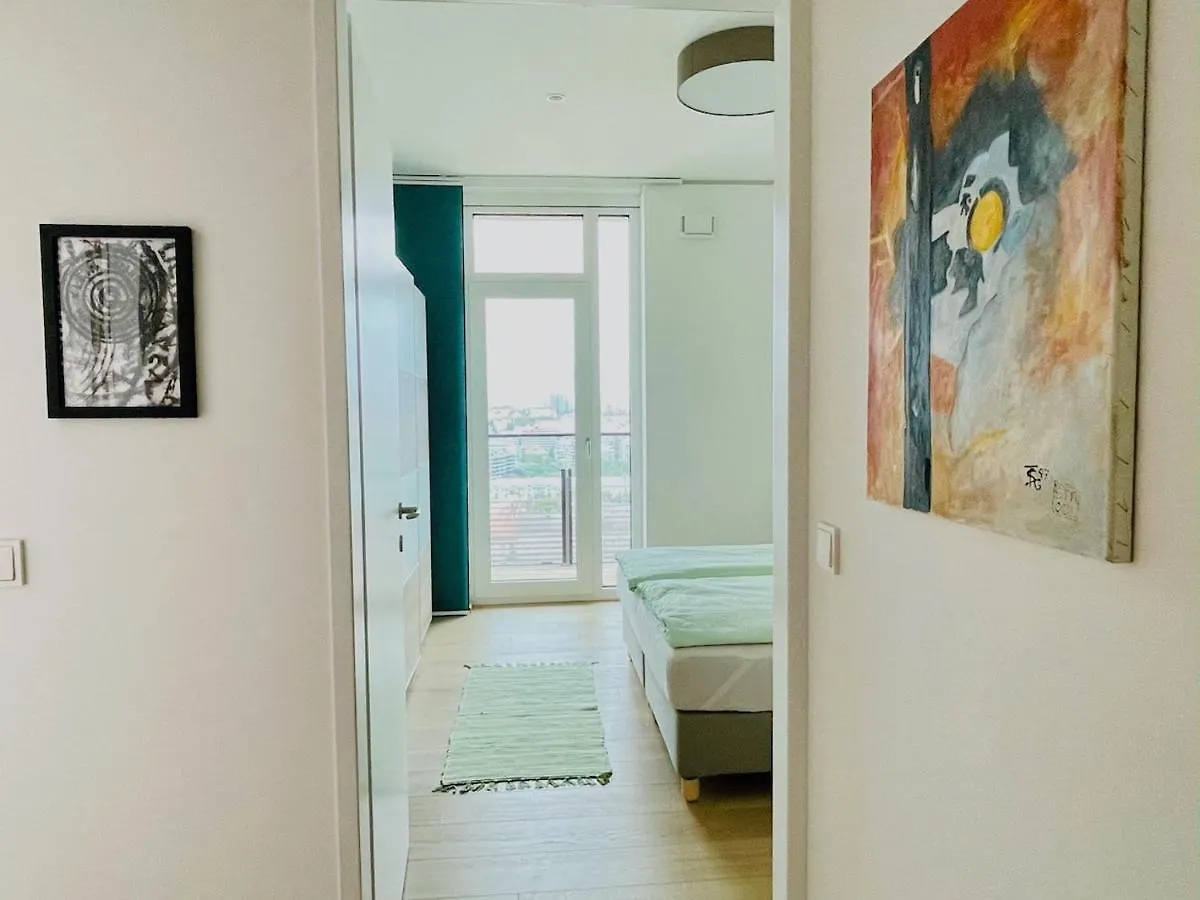 TrIIIple Level 20 - Sonnenwohnen Apartment mit Parkplatz und fantastischem Ausblick Wien Österreich