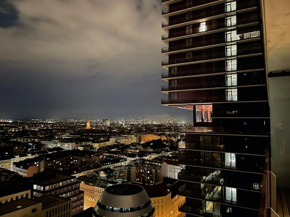 TrIIIple Level 20 - Sonnenwohnen Apartment mit Parkplatz und fantastischem Ausblick Wien Österreich