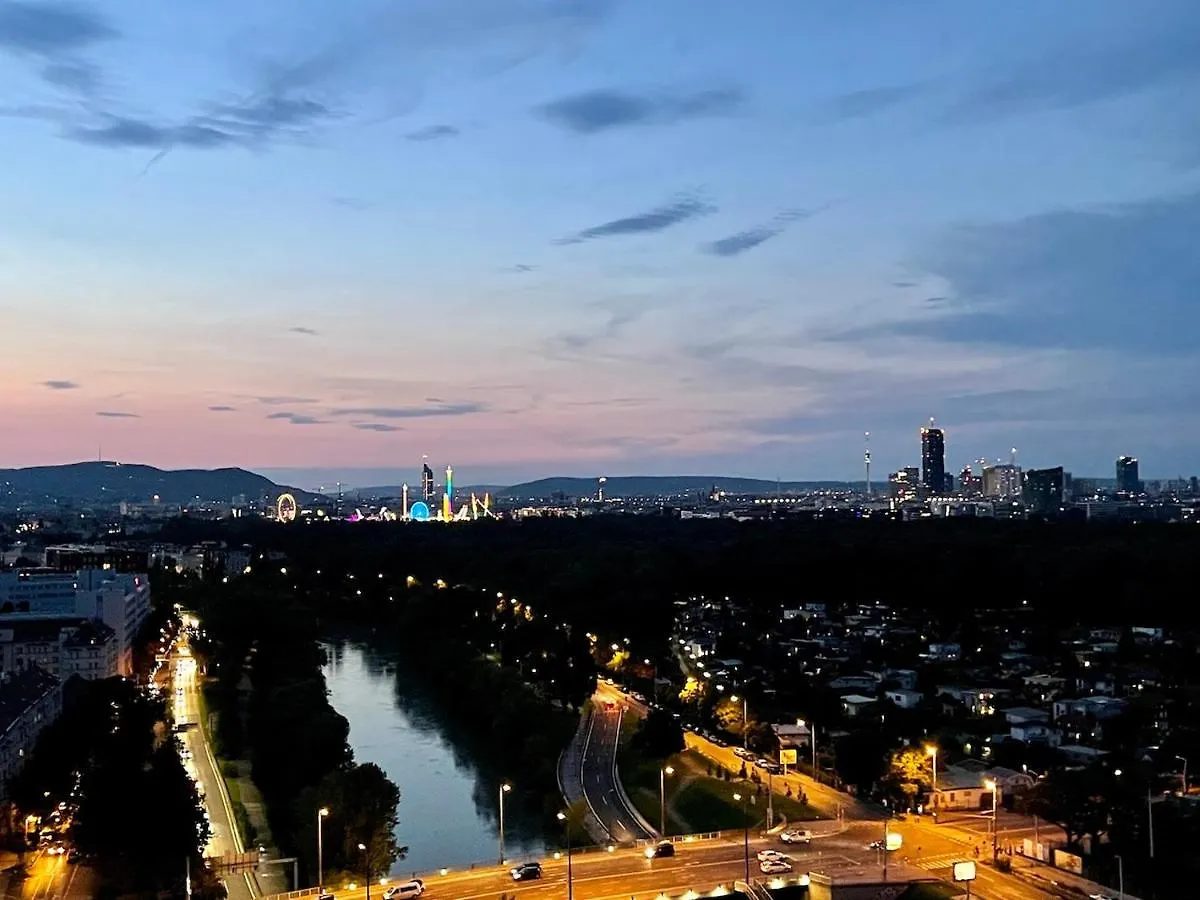 TrIIIple Level 20 - Sonnenwohnen Apartment mit Parkplatz und fantastischem Ausblick Wien