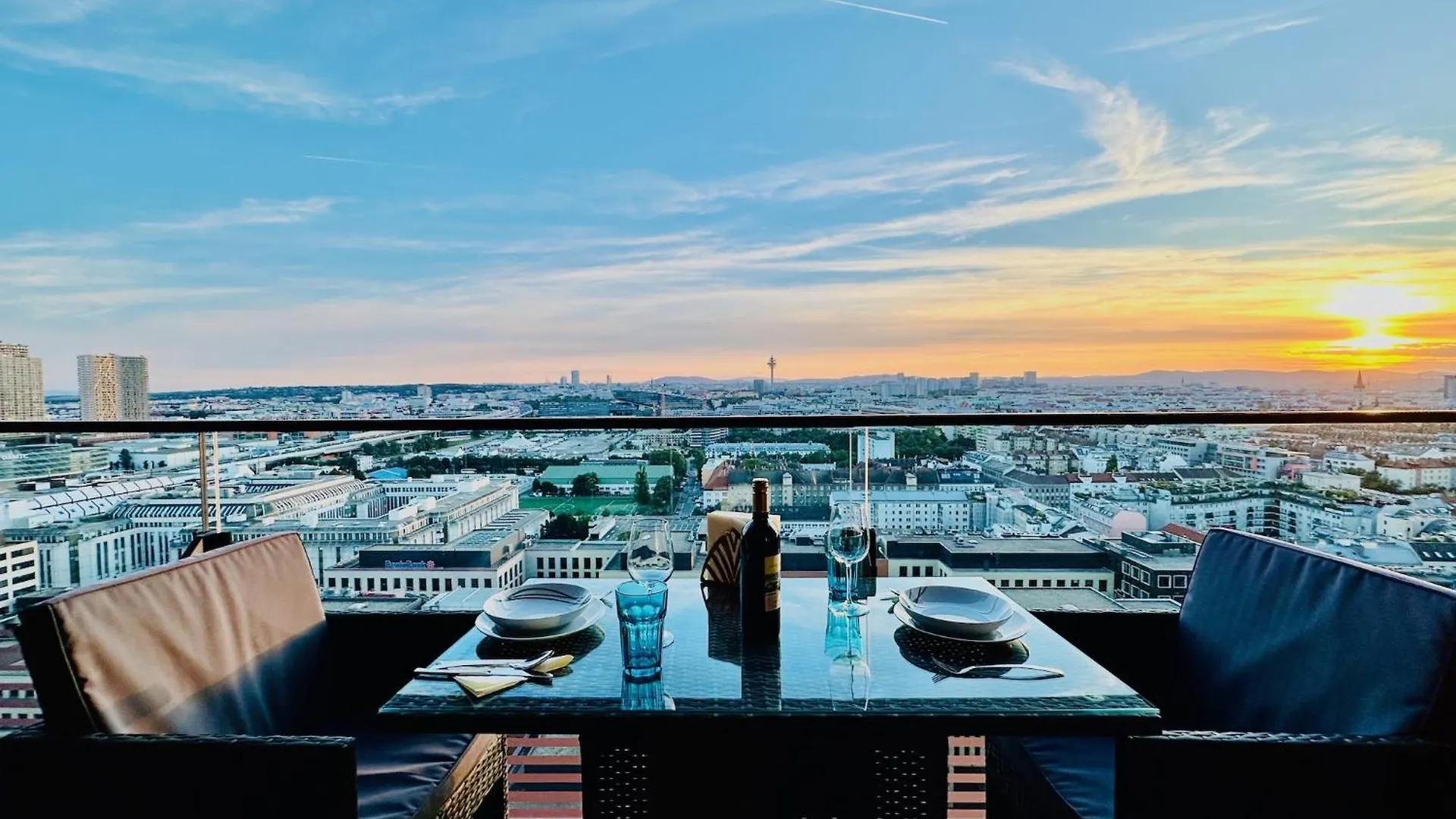 TrIIIple Level 20 - Sonnenwohnen Apartment mit Parkplatz und fantastischem Ausblick Wien